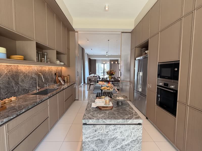 3-storey Terraced House for Sale in Seksyen U15 (Shah Alam) - Hanah Burhan - Kitchen - PropertyGuru.com.my