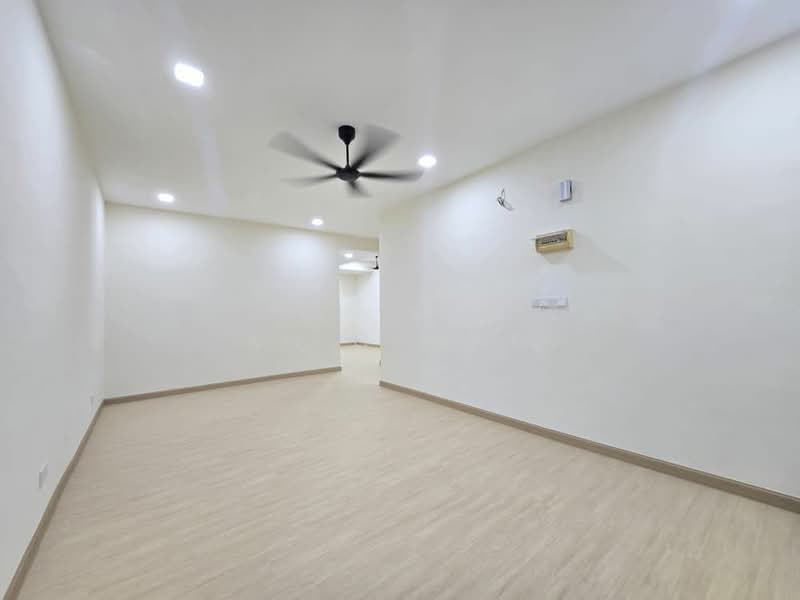 Rumah Teres 1 Tingkat untuk Dijual di Kampung Jawa (Klang) - KH Chong - Living Room - PropertyGuru.com.my