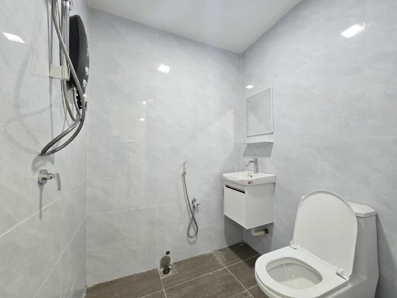 Rumah Teres 1 Tingkat untuk Dijual di Kampung Jawa (Klang) - KH Chong - Bathroom - PropertyGuru.com.my