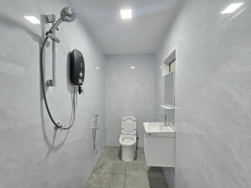 Rumah Teres 1 Tingkat untuk Dijual di Kampung Jawa (Klang) - KH Chong - Bathroom - PropertyGuru.com.my