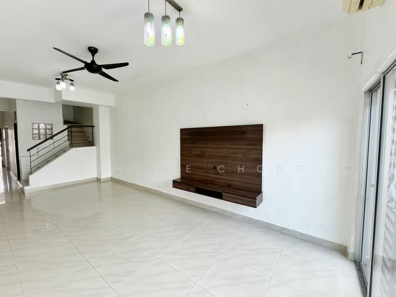 Townhouse for Rent in Jalan Ipoh (Kuala Lumpur) - Pauline Chong - Living Room - PropertyGuru.com.my