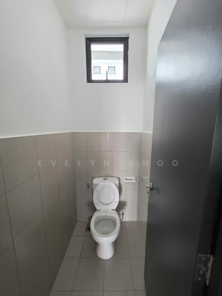Shop for Rent in Bandar Gamuda Gardens (Rawang) - Evelyn Khoo - Bathroom - PropertyGuru.com.my