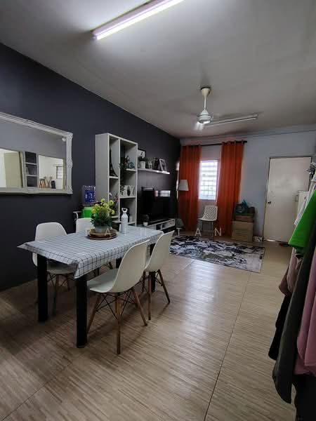 Apartment for Sale at Pangsapuri Permai - Rain Tan - Living Room - PropertyGuru.com.my