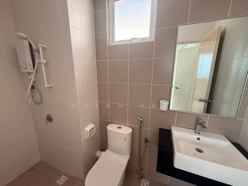 Flat for Rent at IDEAL RESIDENCY - Pheng Han - Bathroom - PropertyGuru.com.my
