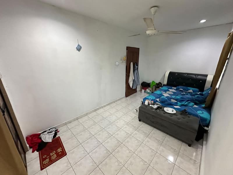 Terraced House for Sale in Bandar Country Homes (Rawang) - Andy Yap - Bedroom - PropertyGuru.com.my
