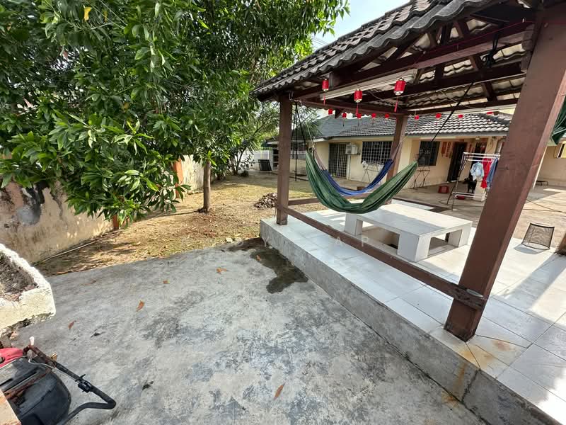 Terraced House for Sale in Bandar Country Homes (Rawang) - Andy Yap - Exterior - PropertyGuru.com.my