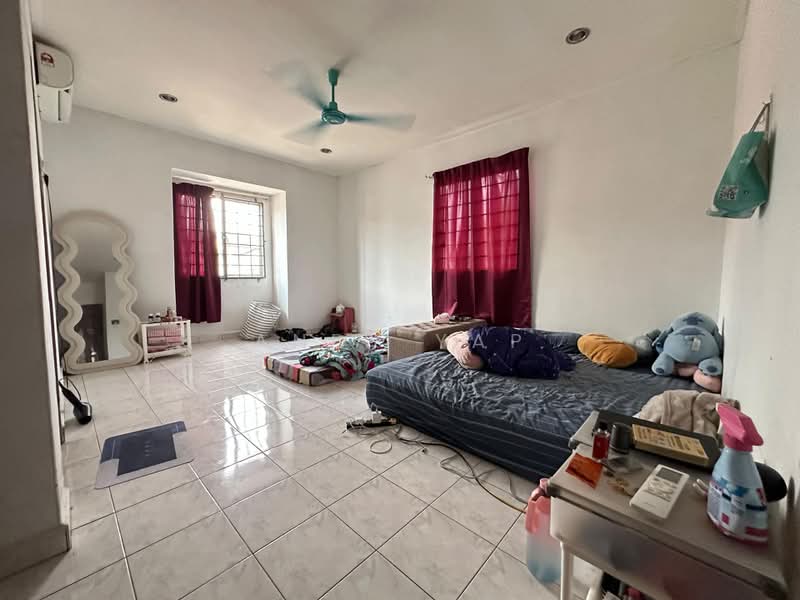 Terraced House for Sale in Bandar Country Homes (Rawang) - Andy Yap - Bedroom - PropertyGuru.com.my