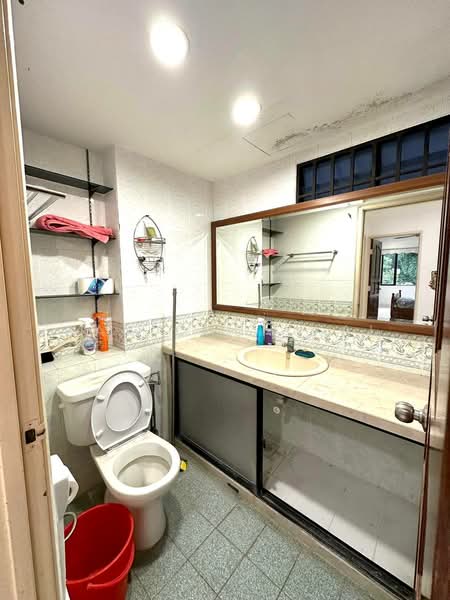 Pangsapuri untuk Disewa di Parkview Towers - Gan Chun Kai - Bathroom - PropertyGuru.com.my
