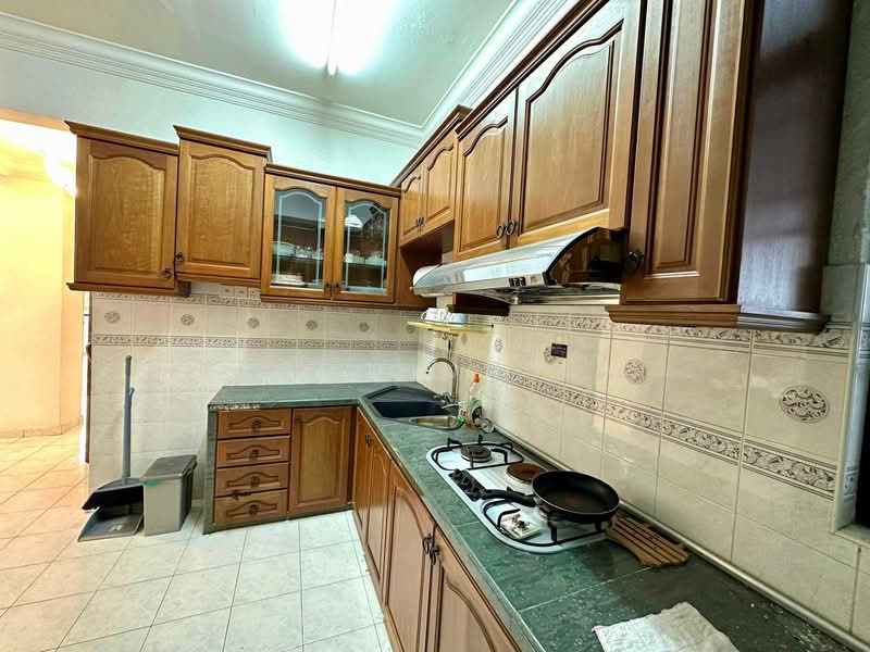 Pangsapuri untuk Disewa di Parkview Towers - Gan Chun Kai - Kitchen - PropertyGuru.com.my