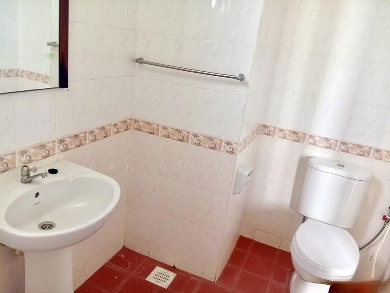 Apartment for Rent at Parkview Towers - Gan Chun Kai - Bathroom - PropertyGuru.com.my