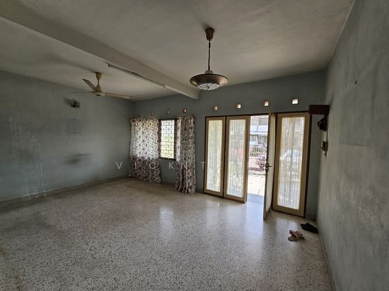 2-storey Terraced House for Rent in Tanjung Bungah (Penang) - Vick Teoh - Living Room - PropertyGuru.com.my