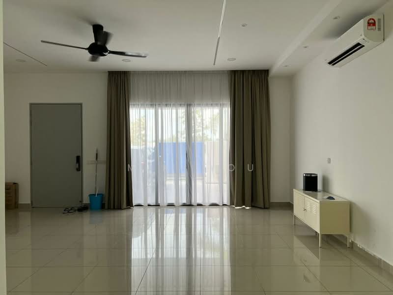 2-storey Terraced House for Rent in Bandar Rimbayu (Telok Panglima Garang) - Miki You - Living Room - PropertyGuru.com.my
