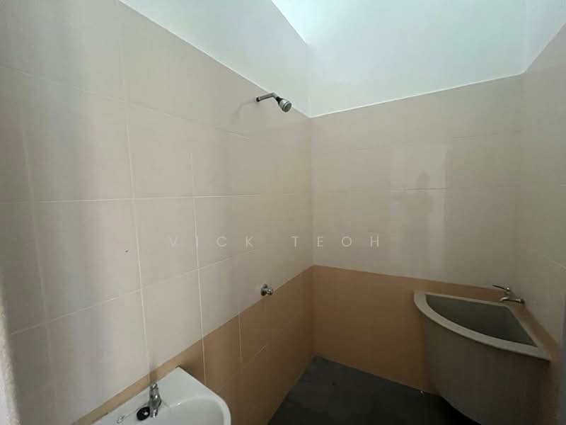 Shop / Office for Rent in George Town (Penang) - Vick Teoh - Bathroom - PropertyGuru.com.my