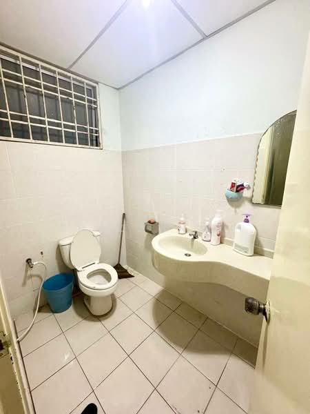 Kondominium untuk Dijual di Platinum Hill PV 5 - Shazwan CH - Bathroom - PropertyGuru.com.my