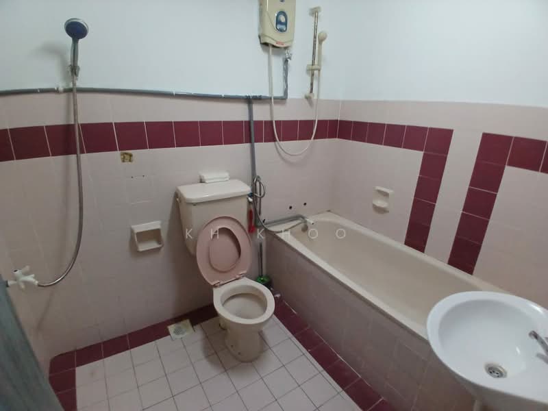 Apartment for Sale at Sunway Court - KH Khoo - Bathroom - PropertyGuru.com.my