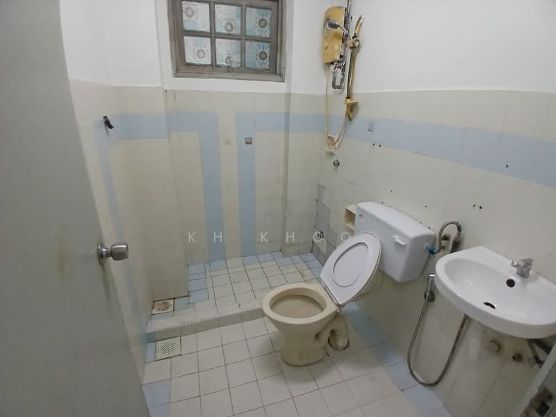 Apartment for Sale at Sunway Court - KH Khoo - Bathroom - PropertyGuru.com.my