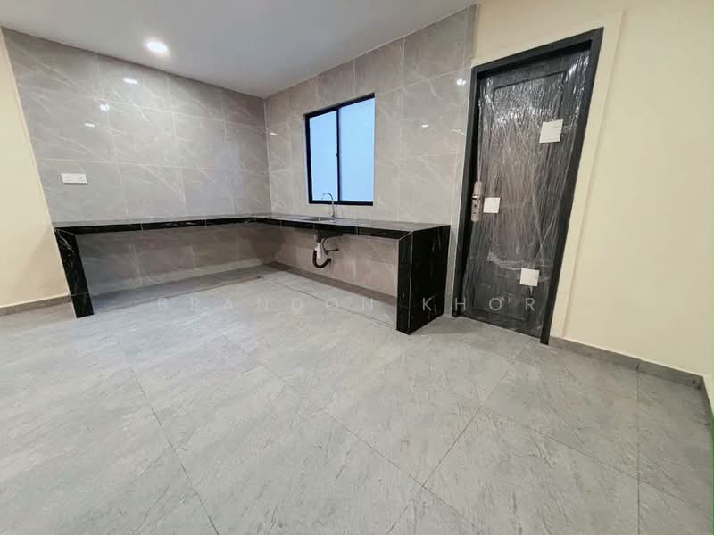 Rumah Teres 2-Tingkat untuk Dijual di Taman Anggerik (Tampoi) - Brandon Khor - PropertyGuru.com.my