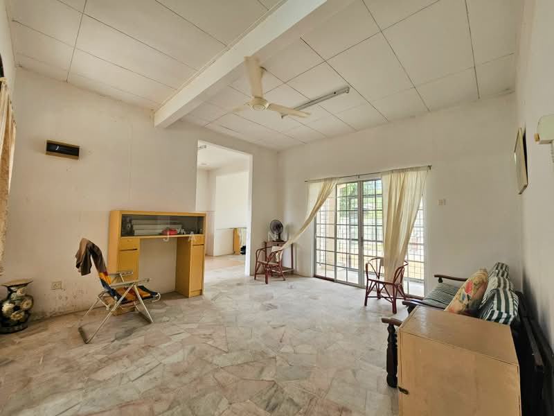Bungalow for Sale in Pantai Sepang Putra (Sepang) - Jason Ooi - Living Room - PropertyGuru.com.my