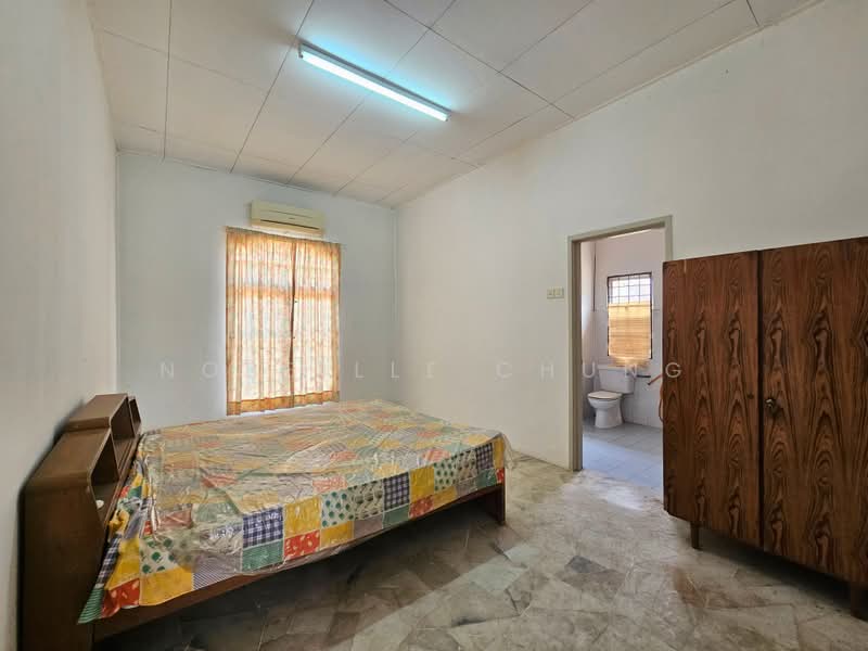 Rumah Banglo untuk Dijual di Pantai Sepang Putra (Sepang) - Nobeille Chung - Bedroom - PropertyGuru.com.my