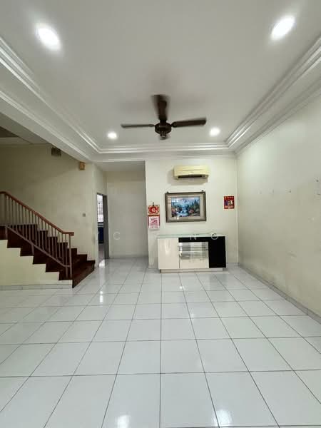 Rumah Teres 2 Tingkat untuk Disewa di Taman Suria (Johor Bahru) - YC Fung - Living Room - PropertyGuru.com.my