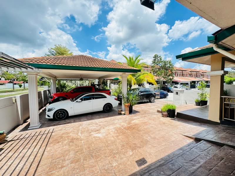 2-storey Terraced House for Sale in Bandar Nusaputra (Puchong) - Yasmin Sulaiman - Car Park - PropertyGuru.com.my