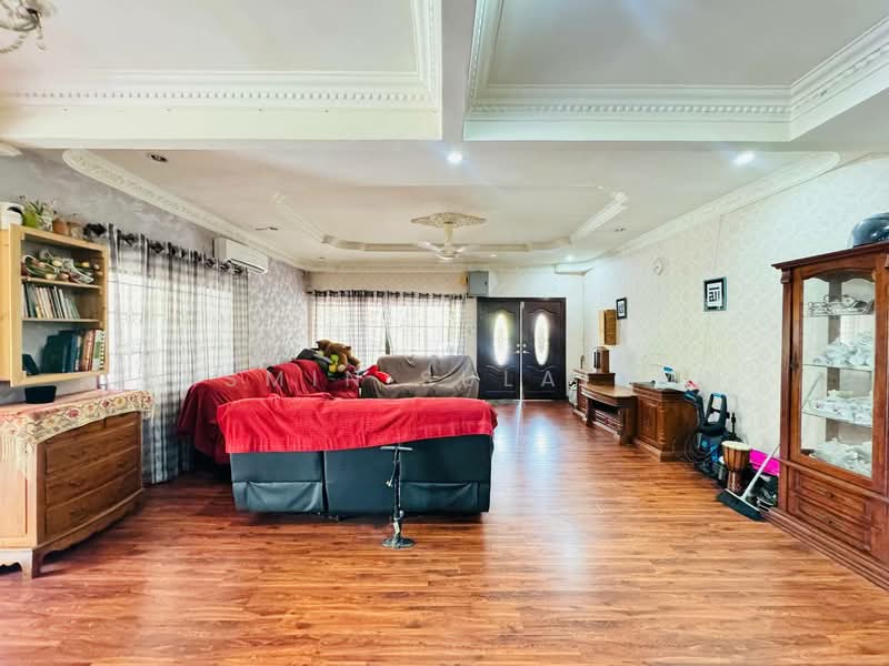 2-storey Terraced House for Sale in Bandar Nusaputra (Puchong) - Yasmin Sulaiman - Living Room - PropertyGuru.com.my