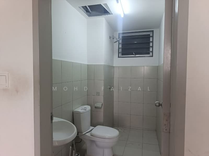Pangsapuri untuk Dijual di Residensi Razakmas 2 - Mohd Faizal - Bathroom - PropertyGuru.com.my