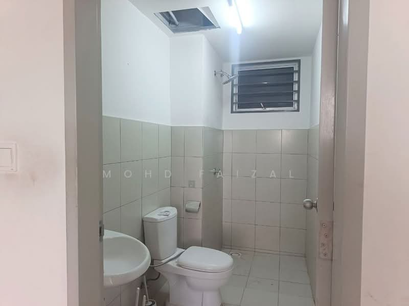 Pangsapuri untuk Dijual di Residensi Razakmas 2 - Mohd Faizal - Bathroom - PropertyGuru.com.my