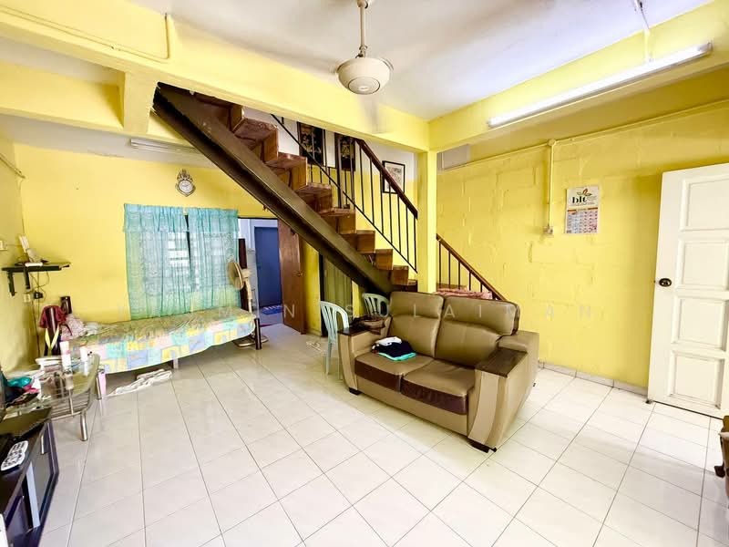 Rumah Teres 2 Tingkat untuk Dijual di Taman Lingkaran Nur (Cheras) - Yasmin Sulaiman - Living Room - PropertyGuru.com.my