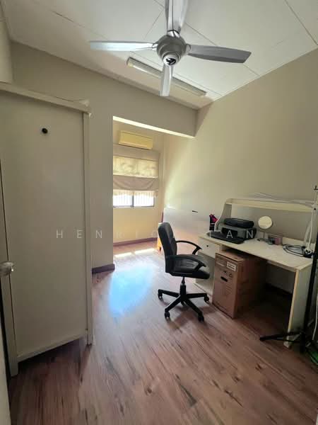 Rumah Teres 2 Tingkat untuk Dijual di Taman Kelana Idaman (Ara Damansara) - Henrick Tan - Study - PropertyGuru.com.my