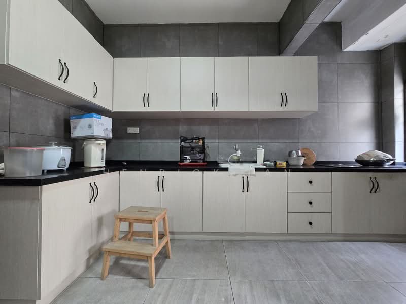 Rumah Teres 2 Tingkat untuk Dijual di Taman Kelana Idaman (Ara Damansara) - Henrick Tan - Kitchen - PropertyGuru.com.my