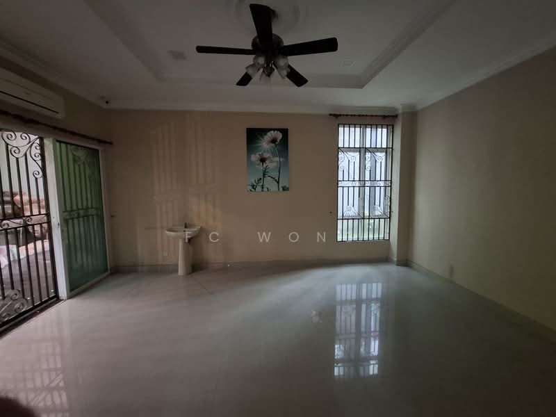 Bungalow for Rent in Taman Yarl (Jalan Klang Lama (Old Klang Road)) - FC Wong - Living Room - PropertyGuru.com.my