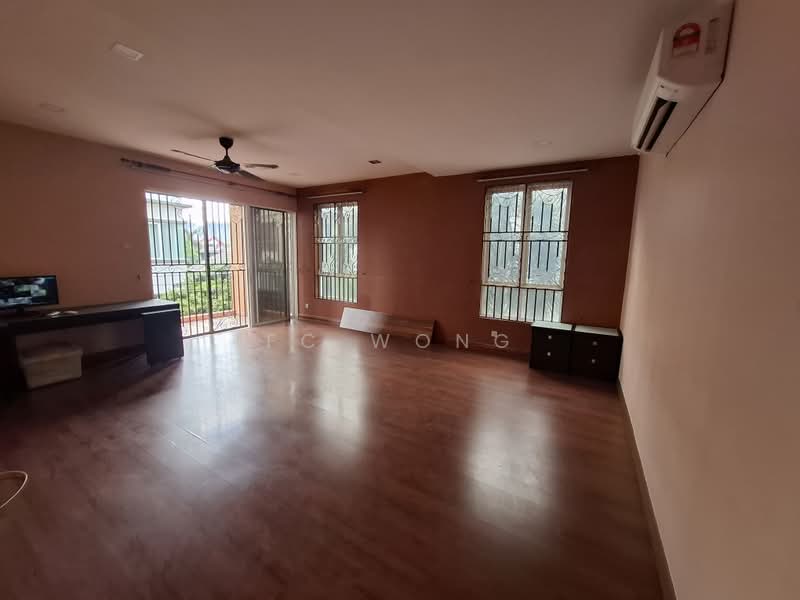 Bungalow for Rent in Taman Yarl (Jalan Klang Lama (Old Klang Road)) - FC Wong - Living Room - PropertyGuru.com.my