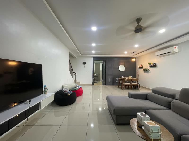 Rumah Bandar untuk Dijual di Bandar Baru Bangi (Selangor) - Mohd Faizal - Living Room - PropertyGuru.com.my