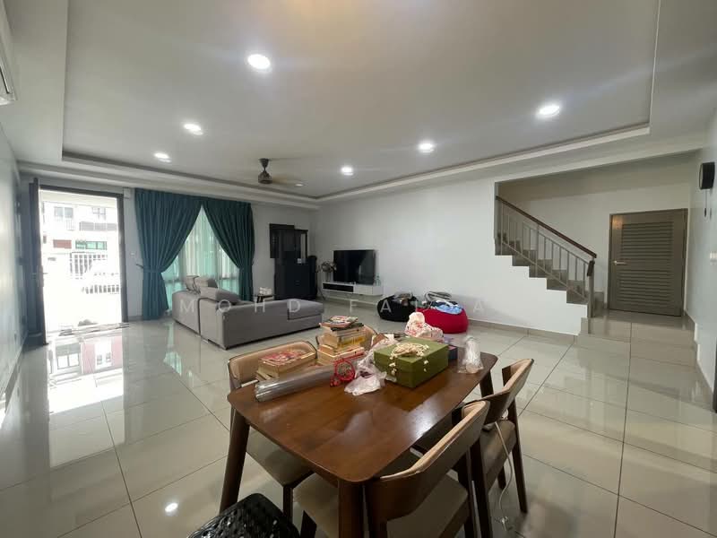 Rumah Bandar untuk Dijual di Bandar Baru Bangi (Selangor) - Mohd Faizal - Living Room - PropertyGuru.com.my