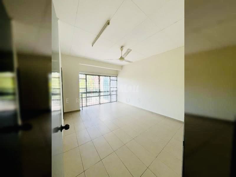 Rumah Teres 2 Tingkat untuk Disewa di Bandar Tasik Kesuma (Beranang) - Erin Yusof - Living Room - PropertyGuru.com.my