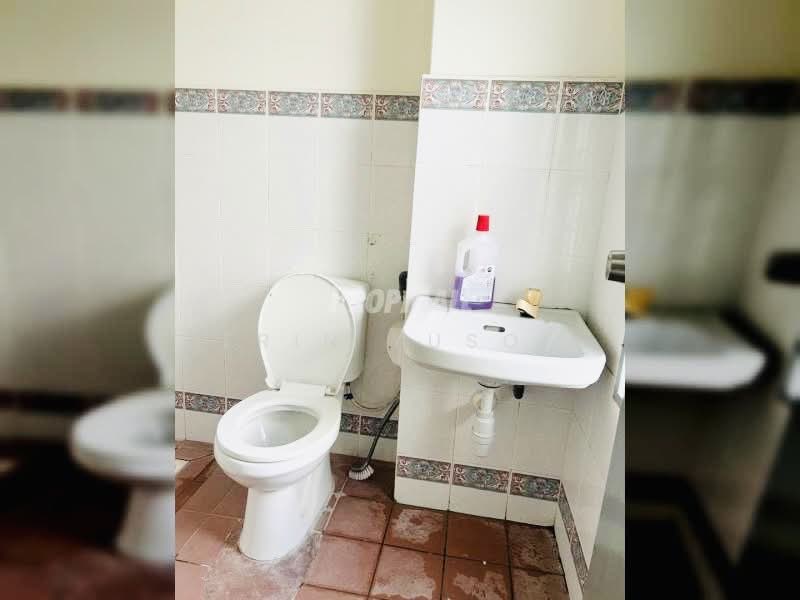 Rumah Teres 2 Tingkat untuk Disewa di Bandar Tasik Kesuma (Beranang) - Erin Yusof - Bathroom - PropertyGuru.com.my