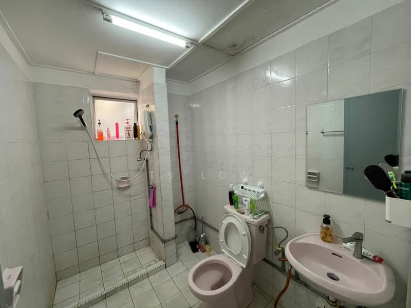Condominium for Sale at Sri Mahligai Condominium & Townhouse - TS Low - Bathroom - PropertyGuru.com.my