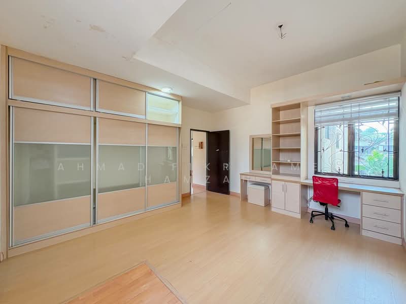 Rumah Berkembar untuk Dijual di Puncak Bangi (Bandar Baru Bangi) - Ahmad Fikri Amer Hamzah - Bedroom - PropertyGuru.com.my