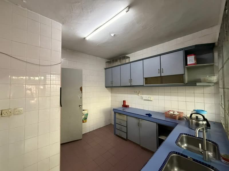 1-storey Terraced House for Rent in Taman Pelangi (Johor Bahru) - YC Fung - Kitchen - PropertyGuru.com.my