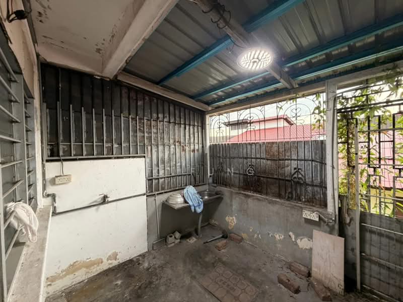 1-storey Terraced House for Rent in Taman Pelangi (Johor Bahru) - YC Fung - Exterior - PropertyGuru.com.my