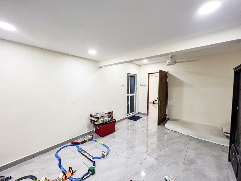 Rumah Teres 2 Tingkat untuk Dijual di Taman Bukit Saga (Shah Alam) - Sa'a Nordin - Living Room - PropertyGuru.com.my