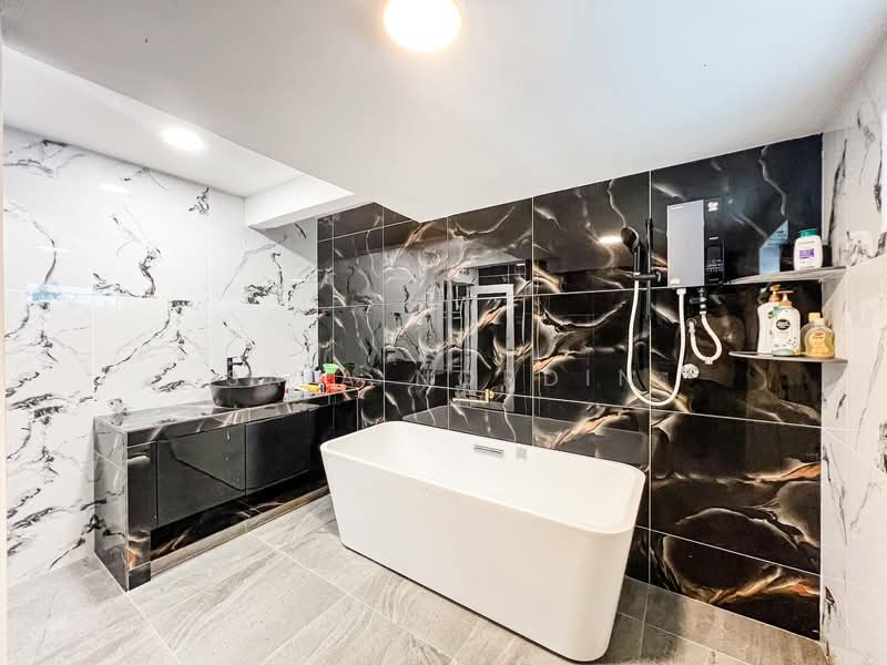 Rumah Teres 2 Tingkat untuk Dijual di Taman Bukit Saga (Shah Alam) - Sa'a Nordin - Bathroom - PropertyGuru.com.my