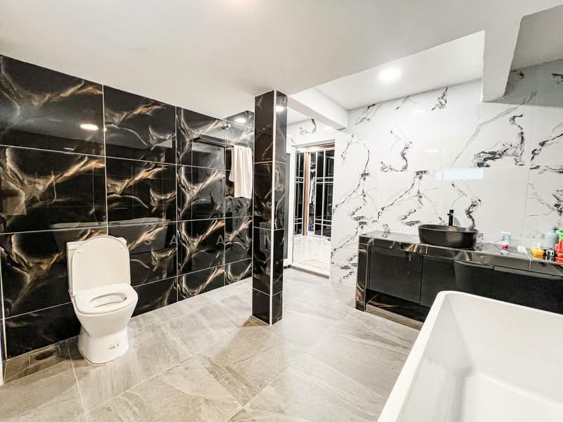 Rumah Teres 2 Tingkat untuk Dijual di Taman Bukit Saga (Shah Alam) - Sa'a Nordin - Bathroom - PropertyGuru.com.my