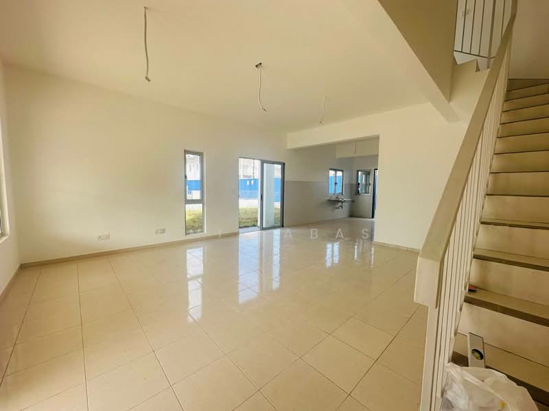 Rumah Teres 2 Tingkat untuk Dijual di Pekan Sepang (Sepang) - Amir Abas - Living Room - PropertyGuru.com.my