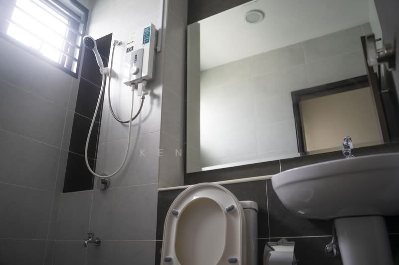 Rumah Teres 2 Tingkat untuk Dijual di Denai Alam (Shah Alam) - Ken Lai - Bathroom - PropertyGuru.com.my