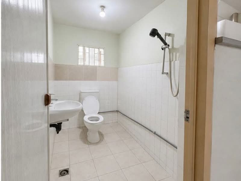 1-storey Terraced House for Sale in Kota Kinabalu (Sabah) - Grace Teo - Bathroom - PropertyGuru.com.my