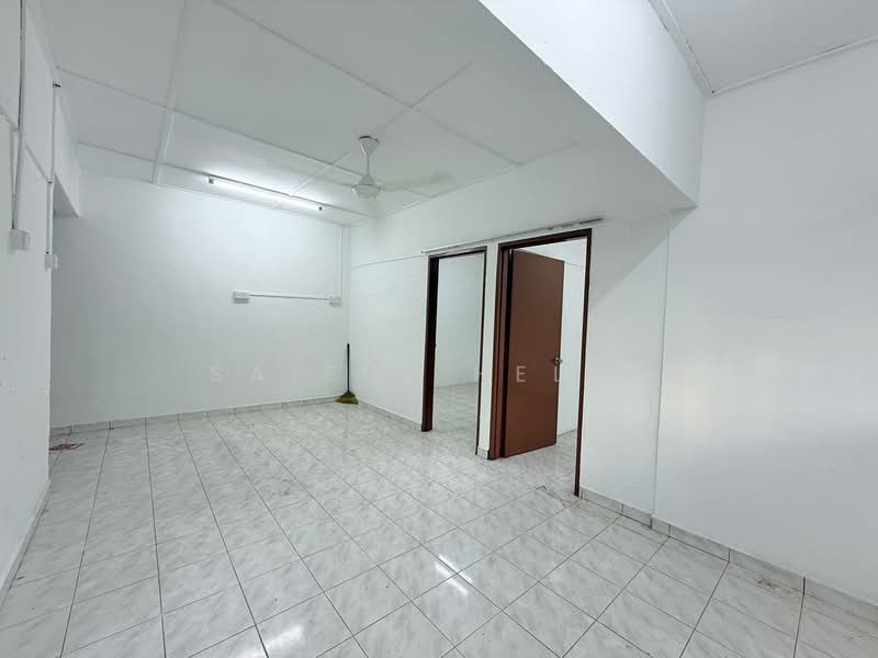 Flat for Sale at Flat Pkns Au3 - SAIFUL HELMI - Interior - PropertyGuru.com.my
