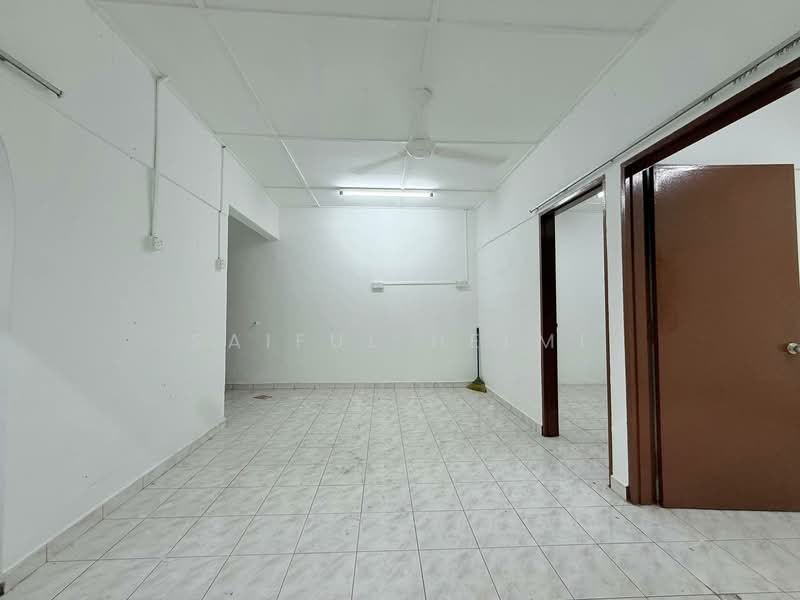 Flat for Sale at Flat Pkns Au3 - SAIFUL HELMI - Interior - PropertyGuru.com.my