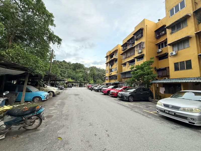 Flat for Sale at Flat Pkns Au3 - SAIFUL HELMI - Exterior - PropertyGuru.com.my
